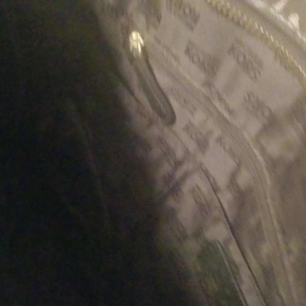 Women's Michael Kors Handbag; Black and Tan; Size 15 1/2x12 with 6" Handles - Picture 4 of 8